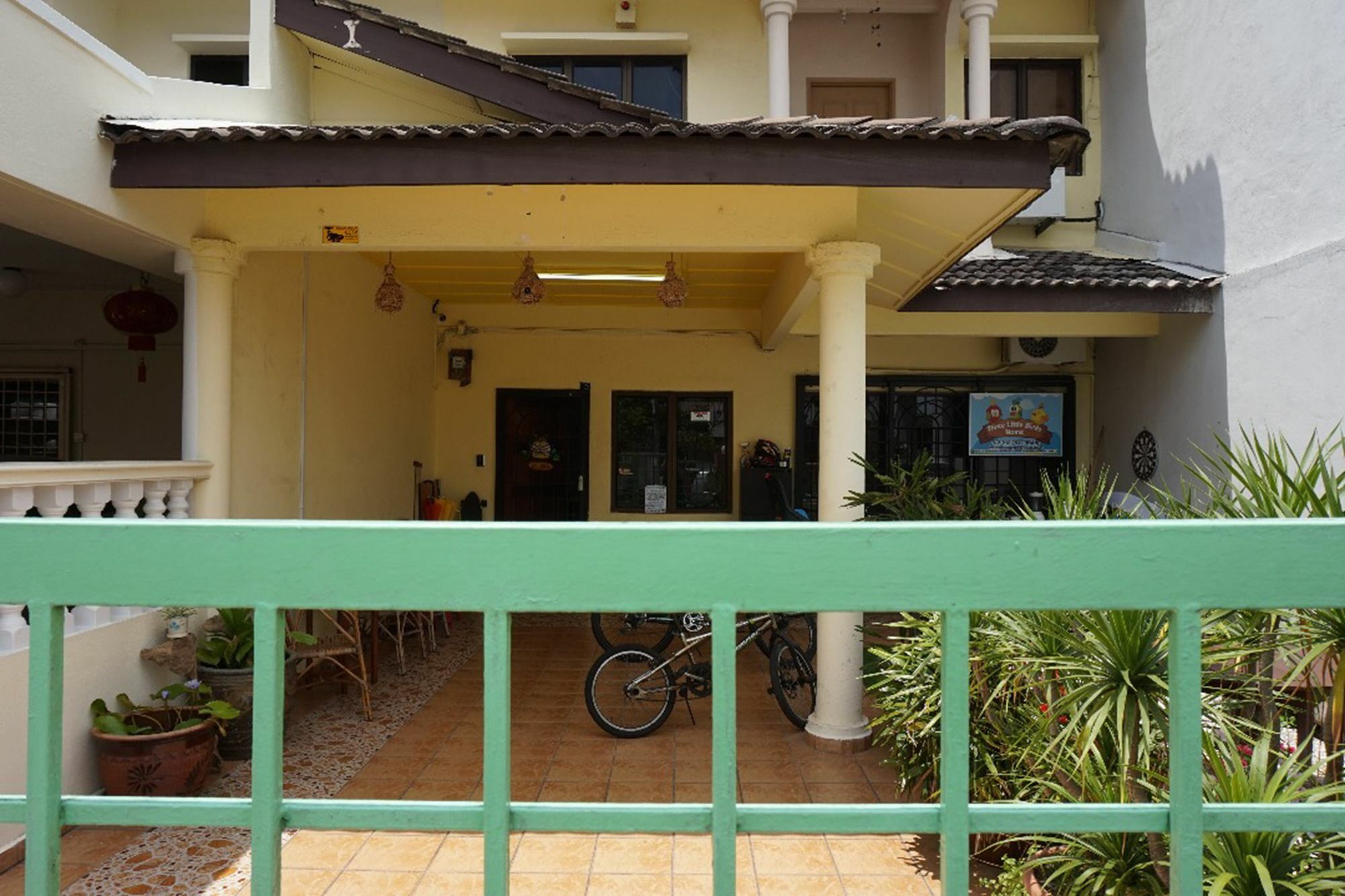 Oyo Home 90229, 3 Little Birds Homestay 4Bhk Malacca Exterior foto